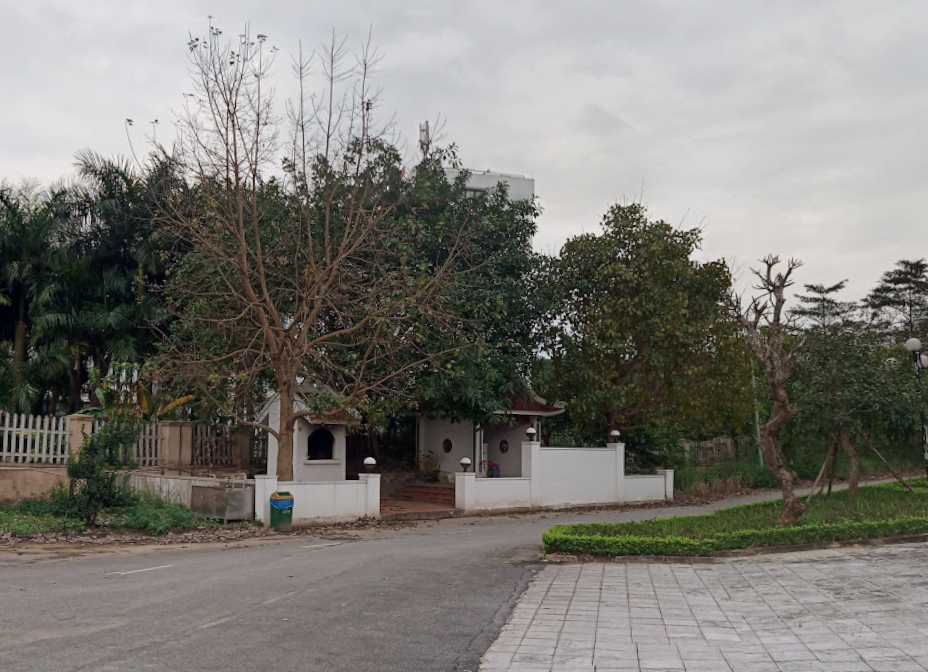 Mieu dia tang benh vien dong anh