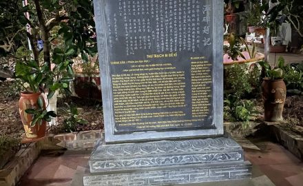 Van bia phuong trach